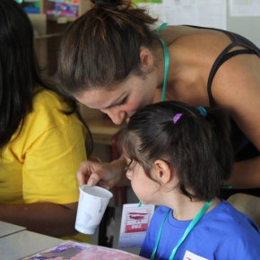 Valeria Misseri (artista-educatrice) per S.O.S. Scuola:  "I laboratori, i bambini e l'arte che libera gli spazi"